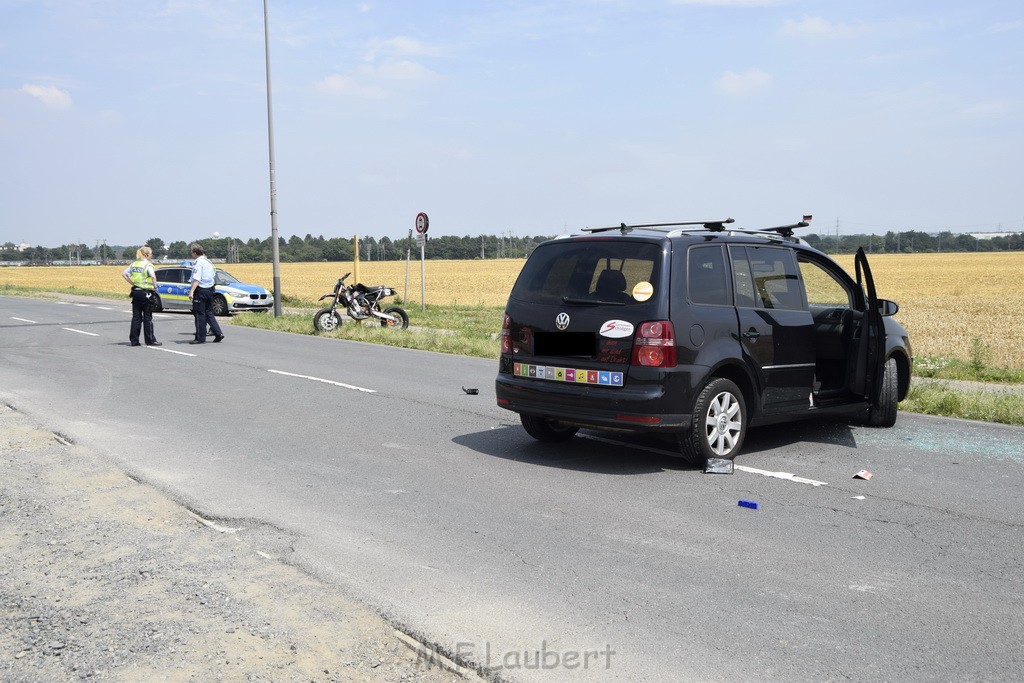 Schwerer Krad Pkw Unfall Koeln Porz Libur Liburer Landstr (Krad Fahrer nach Tagen verstorben) P058.JPG - Miklos Laubert